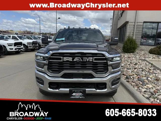 2025 RAM Ram 3500 Chassis Cab RAM 3500 TRADESMAN CREW CAB CHASSIS 4X4 60 CA