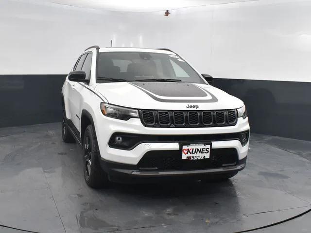 2025 Jeep Compass COMPASS LATITUDE 4X4