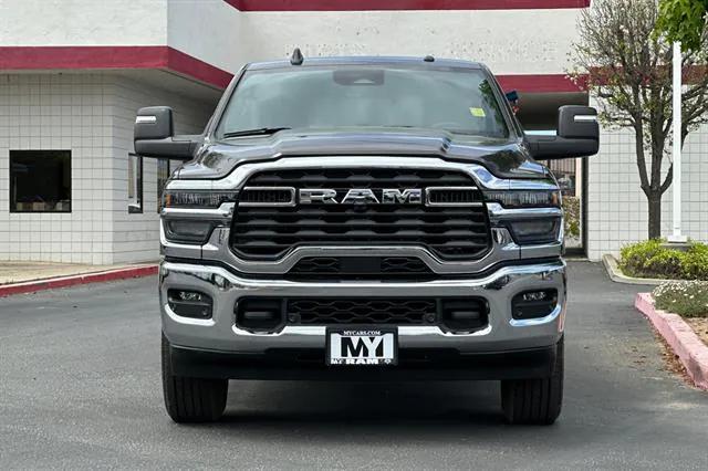 2025 RAM Ram 3500 RAM 3500 TRADESMAN CREW CAB 4X4 8 BOX