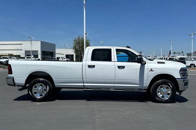 2025 RAM Ram 3500 RAM 3500 TRADESMAN CREW CAB 4X4 8 BOX