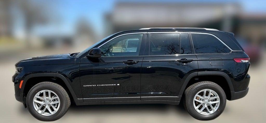 2025 Jeep Grand Cherokee GRAND CHEROKEE LAREDO X 4X4