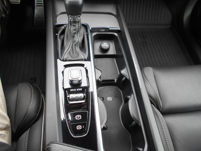 2020 Volvo XC60 T6 R-Design