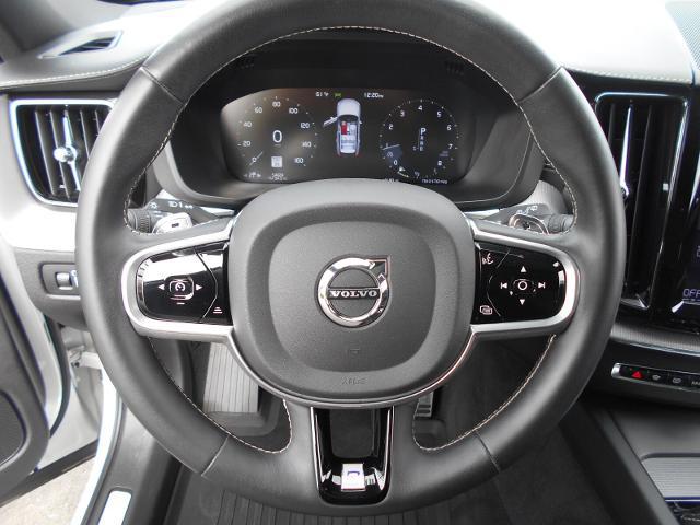2020 Volvo XC60 T6 R-Design