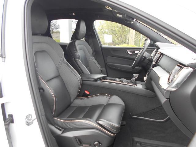 2020 Volvo XC60 T6 R-Design
