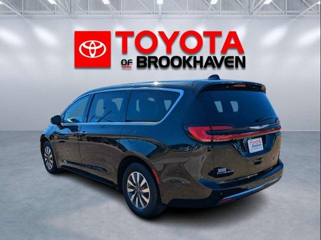 2024 Chrysler Pacifica Hybrid Select
