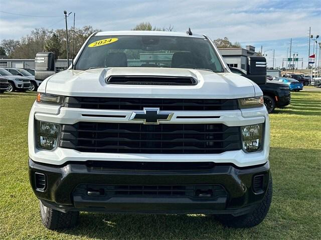 2024 Chevrolet Silverado 2500HD 4WD Crew Cab Standard Bed Custom