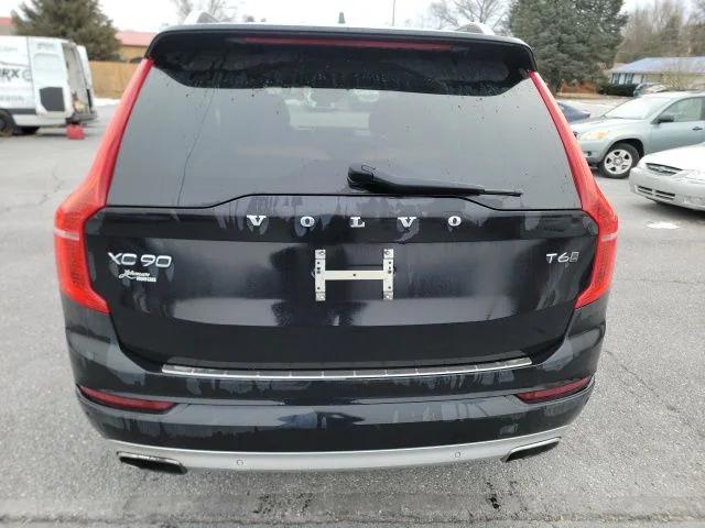 2018 Volvo XC90 T6 Momentum