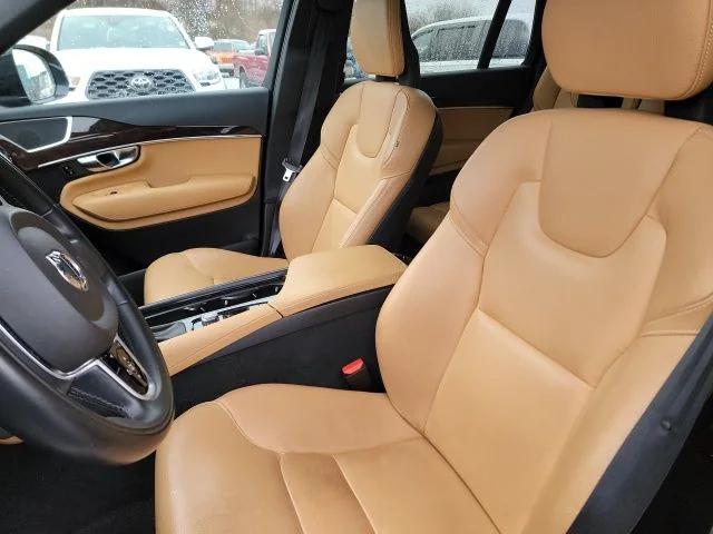 2018 Volvo XC90 T6 Momentum