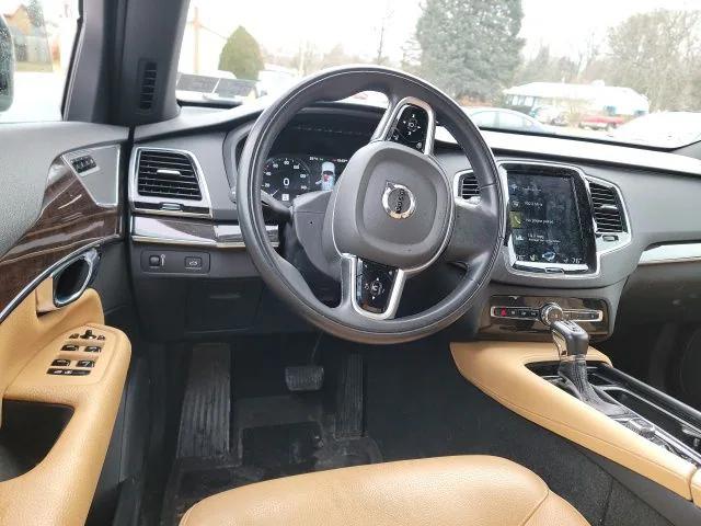 2018 Volvo XC90 T6 Momentum