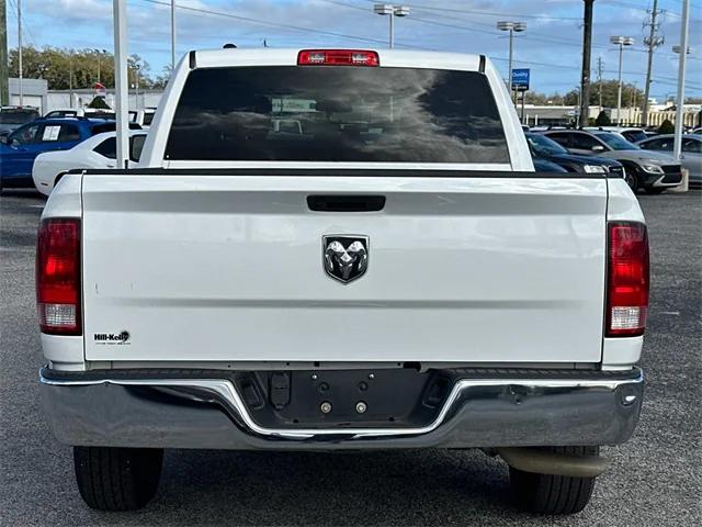 2022 RAM 1500 Classic SLT Crew Cab 4x2 57 Box