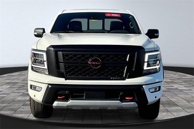 2024 Nissan TITAN Crew Cab PRO-4X 4x4