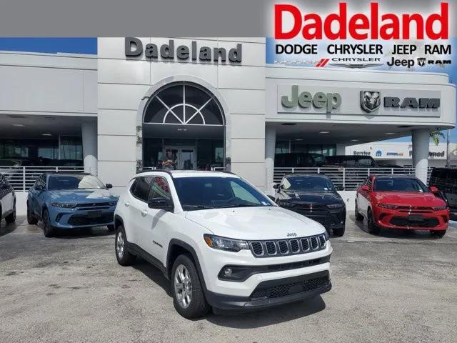 2025 Jeep Compass COMPASS LATITUDE 4X4