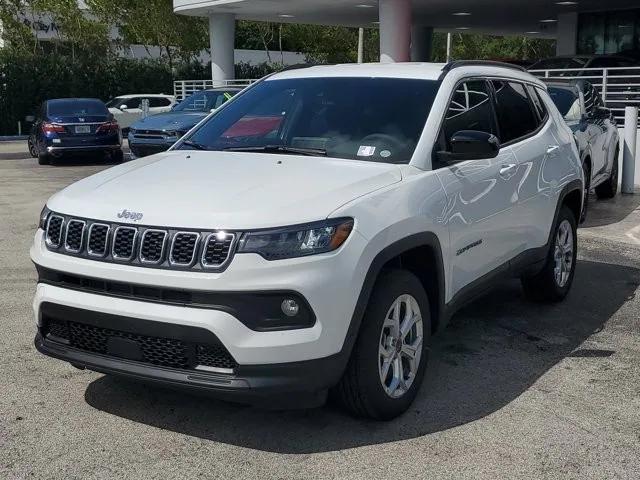 2025 Jeep Compass COMPASS LATITUDE 4X4
