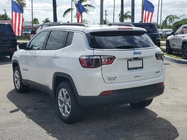 2025 Jeep Compass COMPASS LATITUDE 4X4