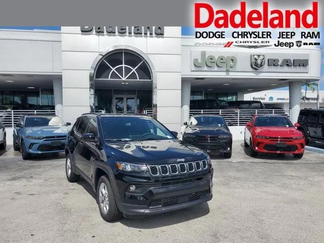 2025 Jeep Compass COMPASS LATITUDE 4X4