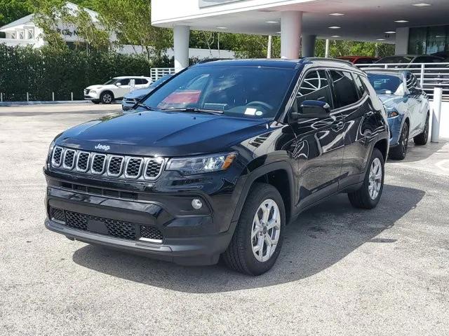 2025 Jeep Compass COMPASS LATITUDE 4X4