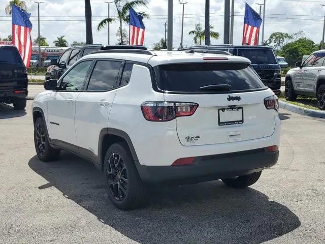 2025 Jeep Compass COMPASS LATITUDE 4X4