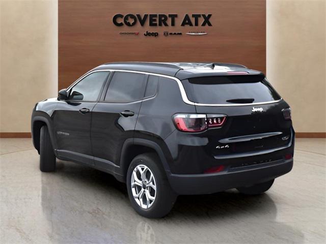 2025 Jeep Compass COMPASS LATITUDE 4X4