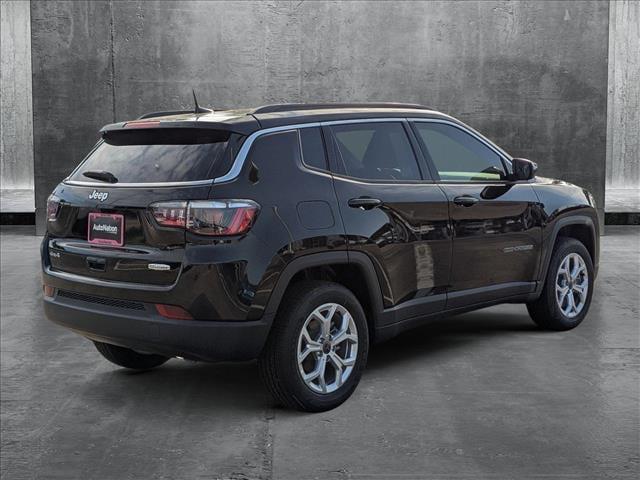 2025 Jeep Compass COMPASS LATITUDE 4X4