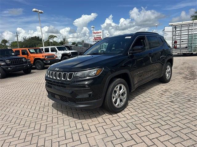 2025 Jeep Compass COMPASS LATITUDE 4X4