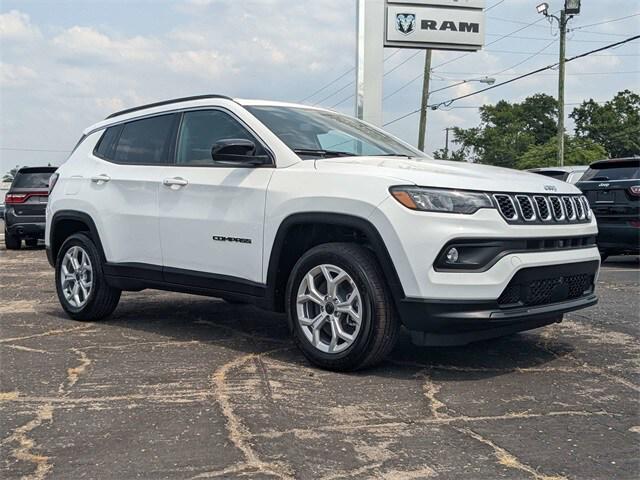2025 Jeep Compass COMPASS LATITUDE 4X4