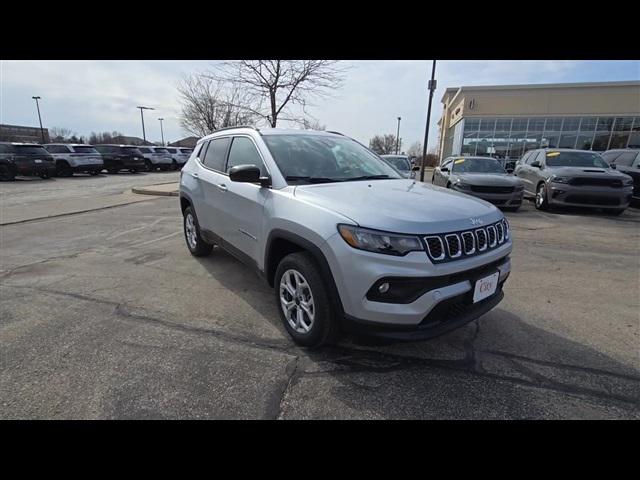 2025 Jeep Compass COMPASS LATITUDE 4X4