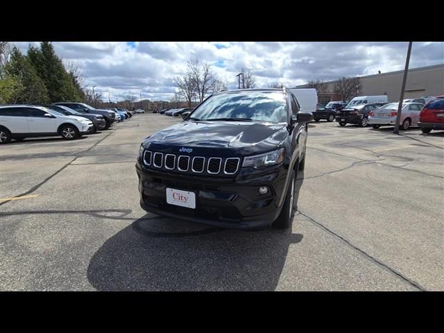 2025 Jeep Compass COMPASS LATITUDE 4X4