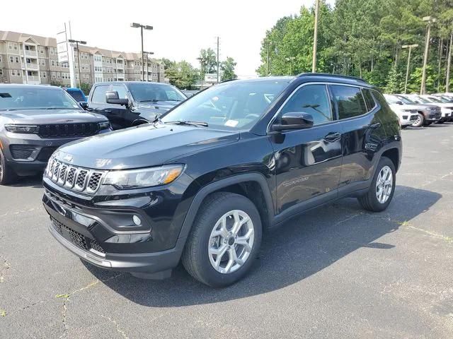 2025 Jeep Compass COMPASS LATITUDE 4X4