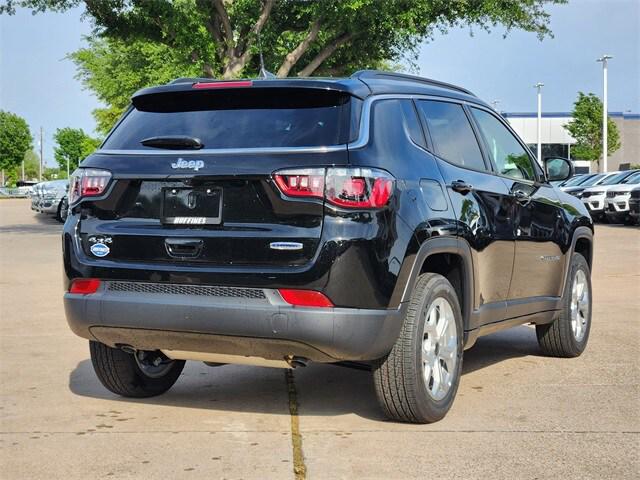 2025 Jeep Compass COMPASS LATITUDE 4X4