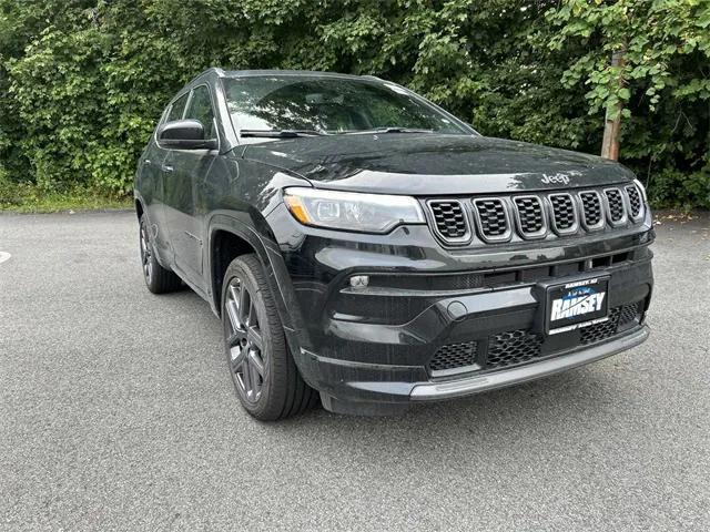 2025 Jeep Compass COMPASS LIMITED 4X4