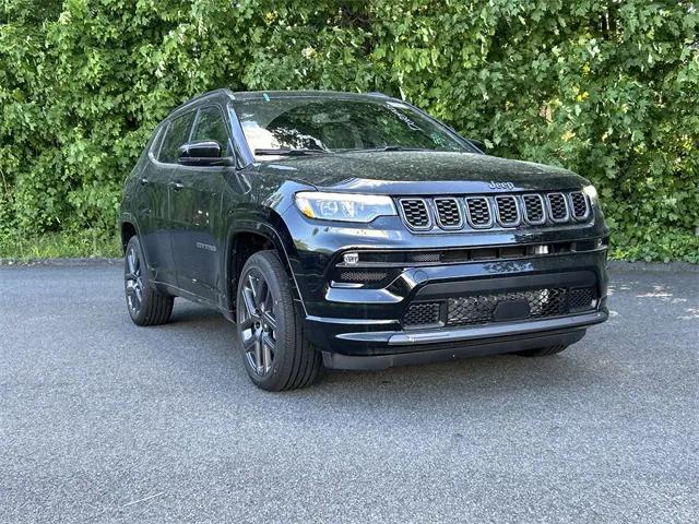 2025 Jeep Compass COMPASS LIMITED 4X4
