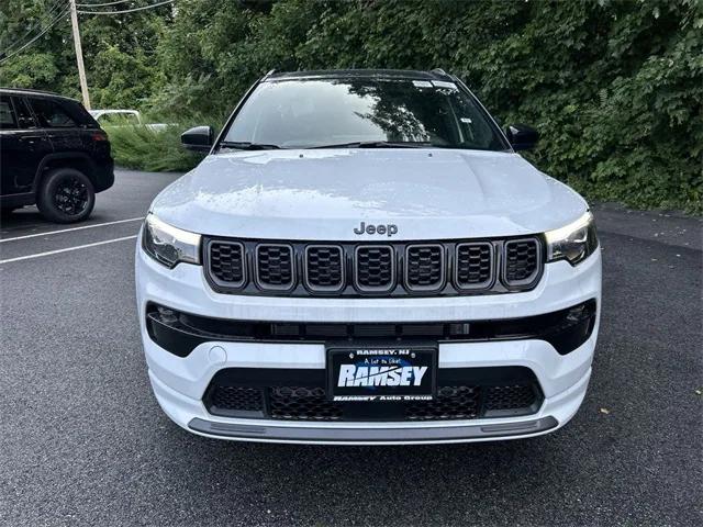 2025 Jeep Compass COMPASS LIMITED 4X4
