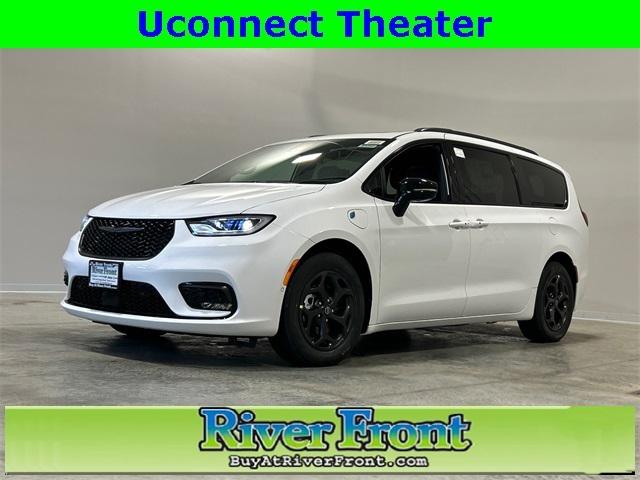2025 Chrysler Pacifica Hybrid PACIFICA PLUG-IN HYBRID S APPEARANCE