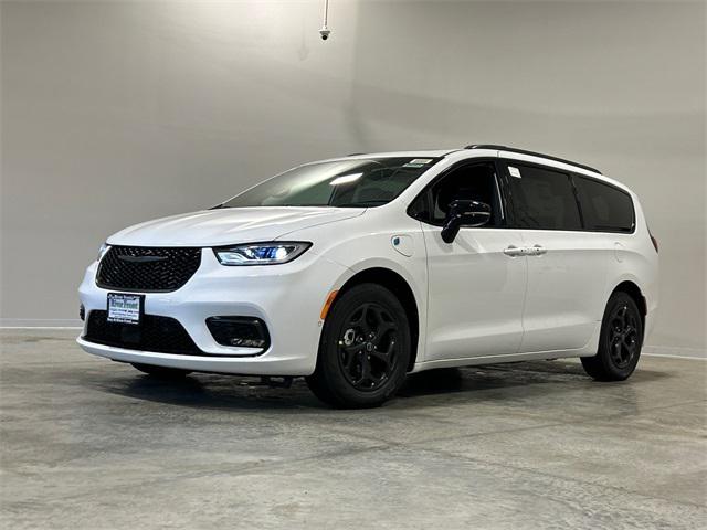 2025 Chrysler Pacifica Hybrid PACIFICA PLUG-IN HYBRID S APPEARANCE