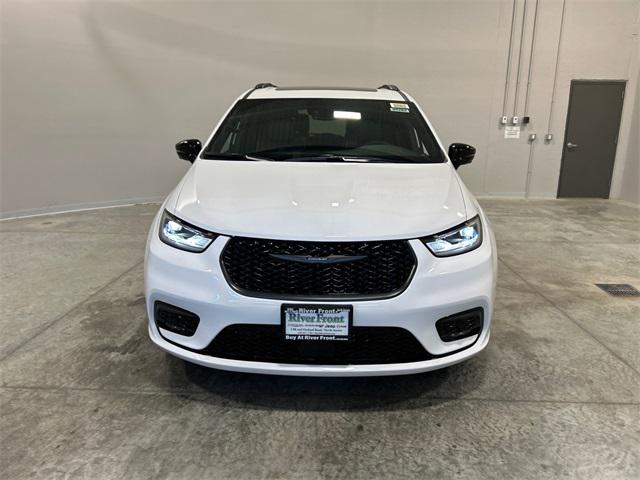2025 Chrysler Pacifica Hybrid PACIFICA PLUG-IN HYBRID S APPEARANCE