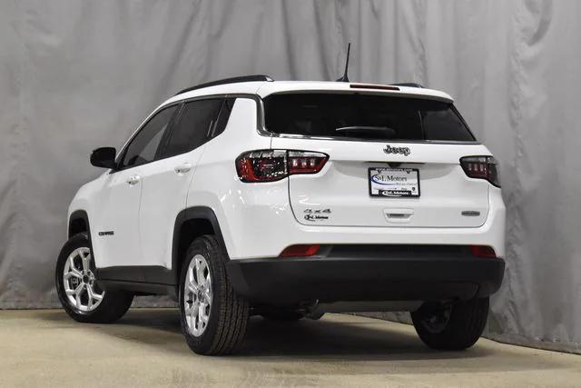 2025 Jeep Compass COMPASS LATITUDE 4X4