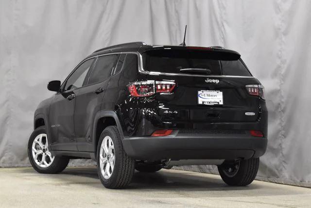 2025 Jeep Compass COMPASS LATITUDE 4X4