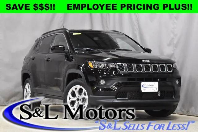 2025 Jeep Compass COMPASS LATITUDE 4X4