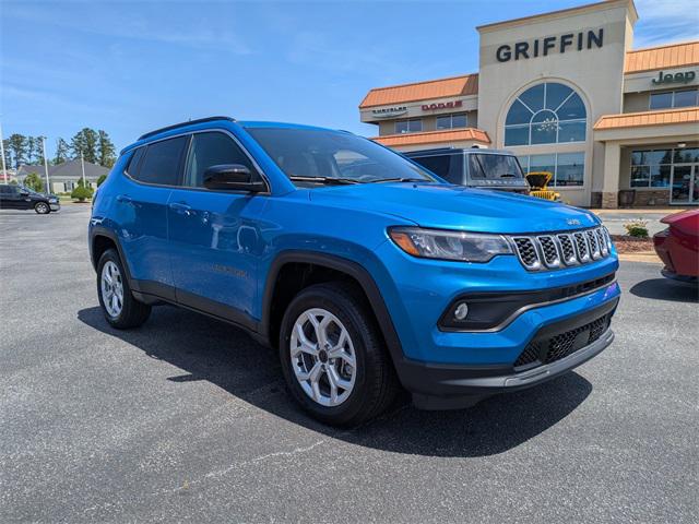 2025 Jeep Compass COMPASS LATITUDE 4X4