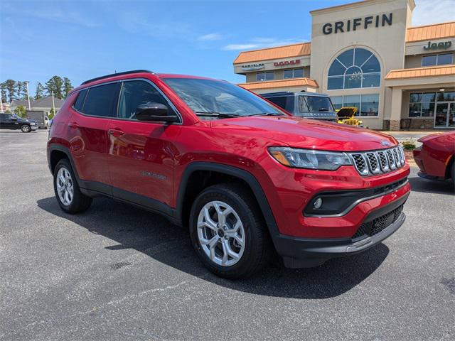 2025 Jeep Compass COMPASS LATITUDE 4X4