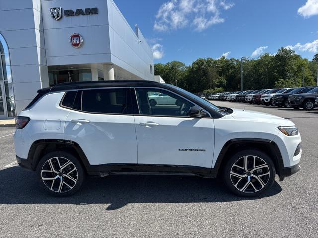 2025 Jeep Compass COMPASS LIMITED 4X4