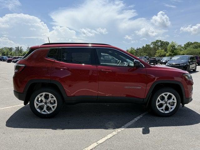 2025 Jeep Compass COMPASS LATITUDE 4X4
