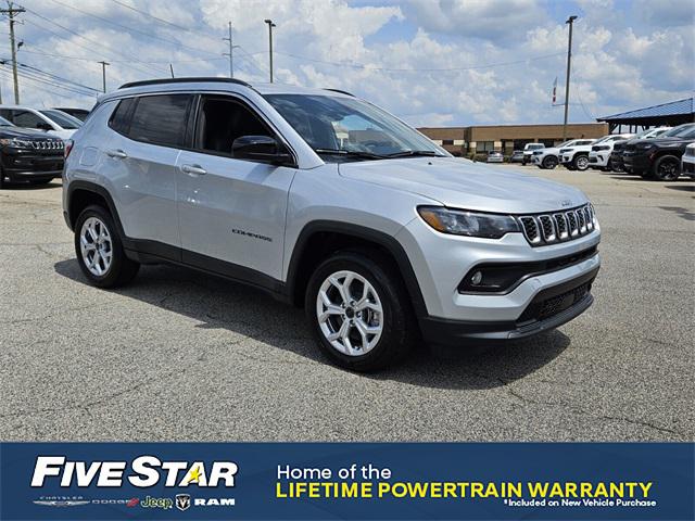 2025 Jeep Compass COMPASS LATITUDE 4X4