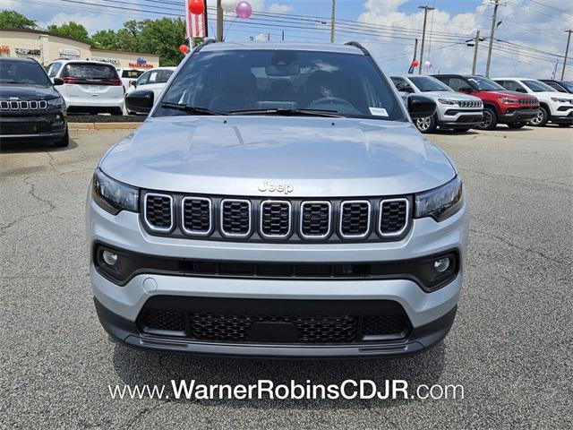2025 Jeep Compass COMPASS LATITUDE 4X4