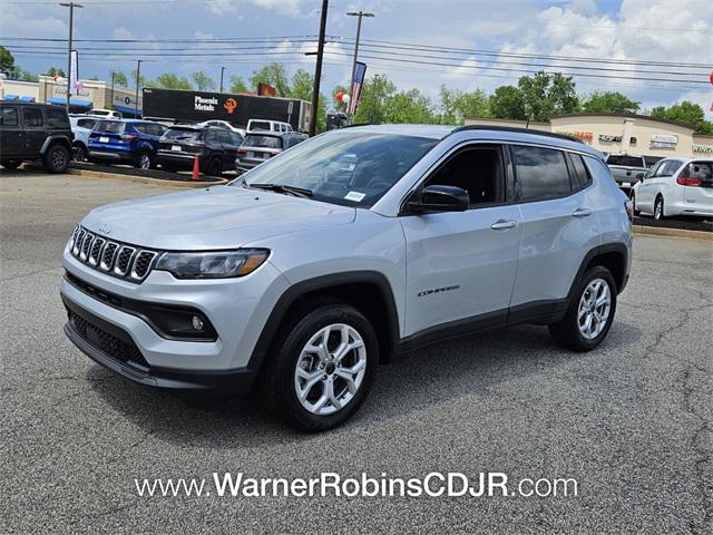 2025 Jeep Compass COMPASS LATITUDE 4X4