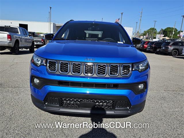 2025 Jeep Compass COMPASS LATITUDE 4X4