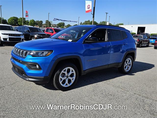 2025 Jeep Compass COMPASS LATITUDE 4X4