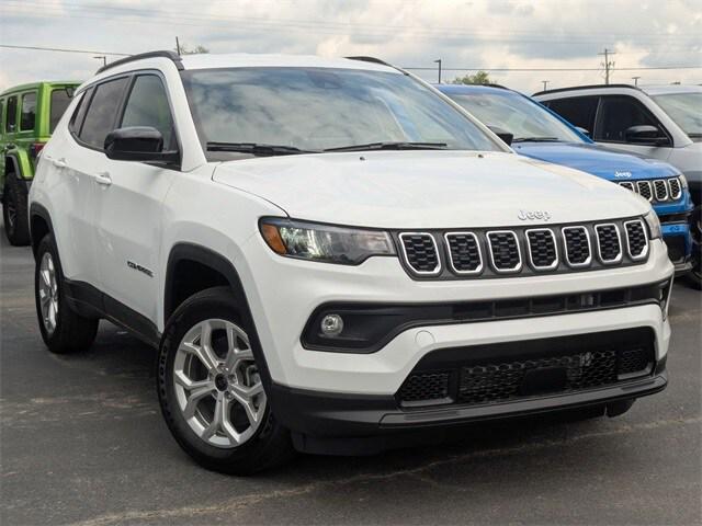 2025 Jeep Compass COMPASS LATITUDE 4X4