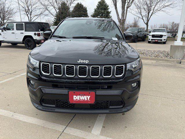 2025 Jeep Compass COMPASS LATITUDE 4X4