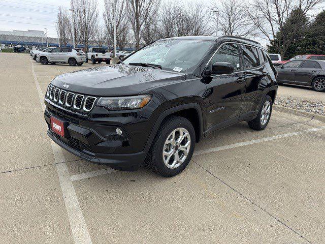 2025 Jeep Compass COMPASS LATITUDE 4X4
